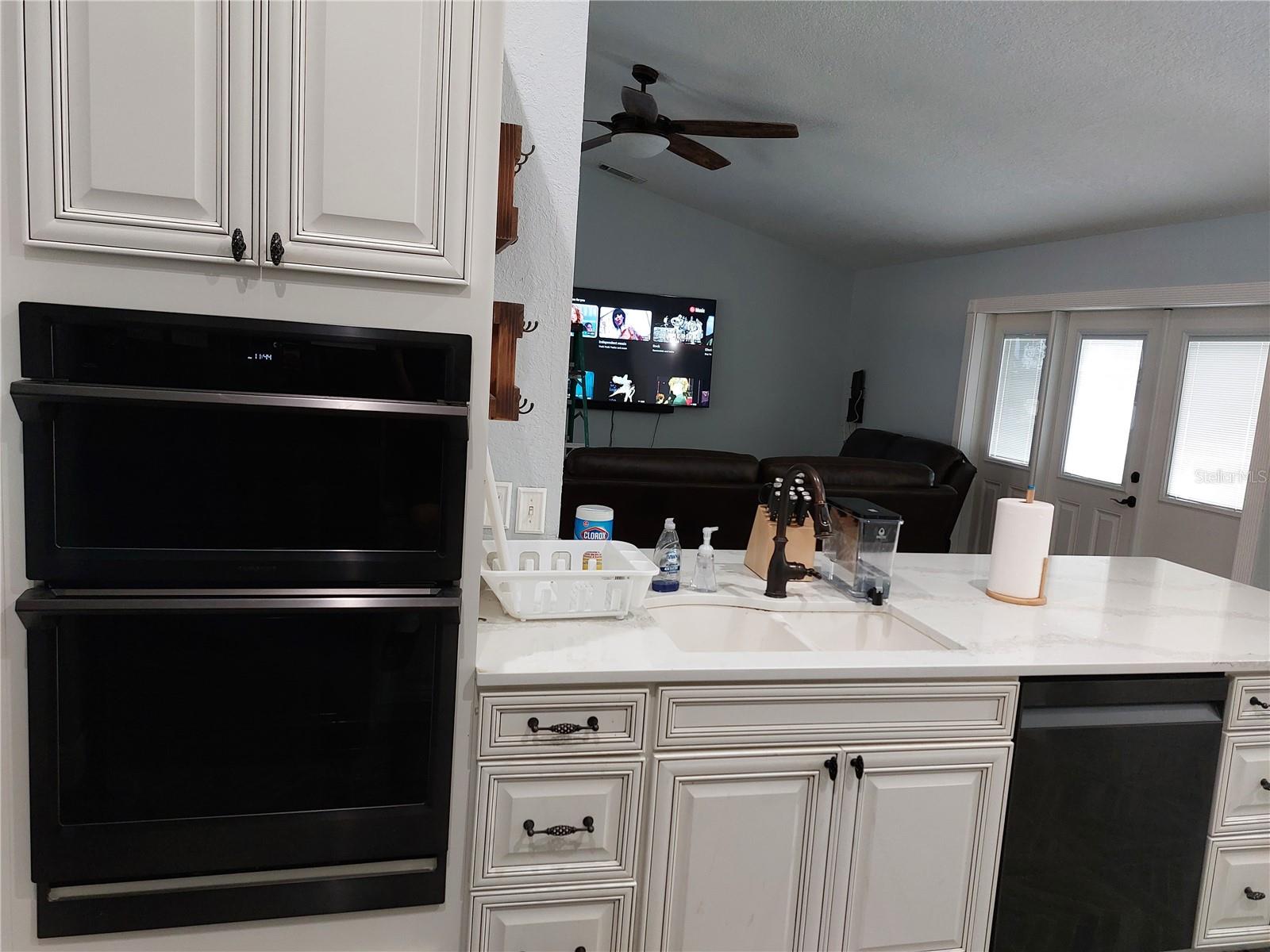 2221 Kiwi Trl Property Photo 5