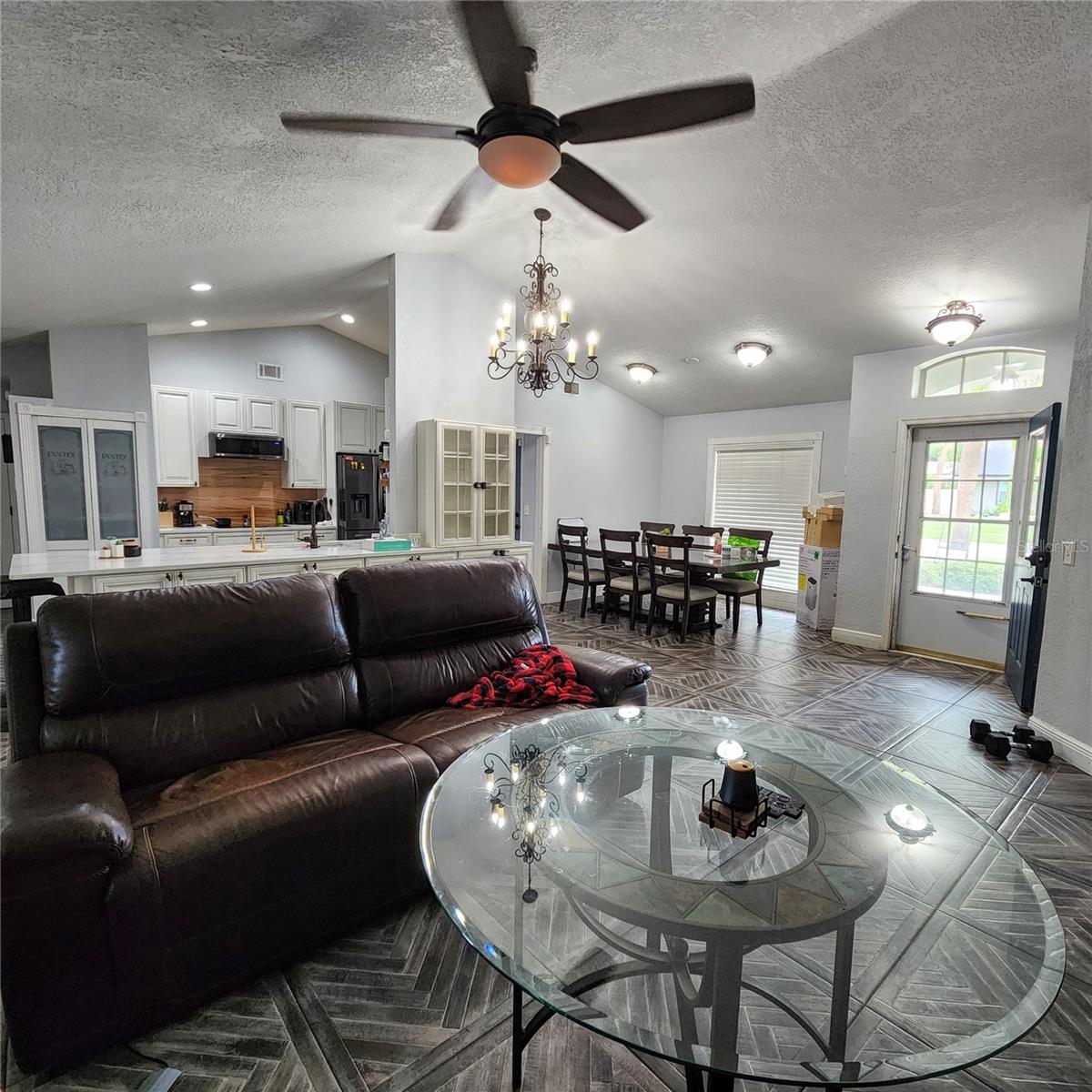 2221 Kiwi Trl Property Photo 7