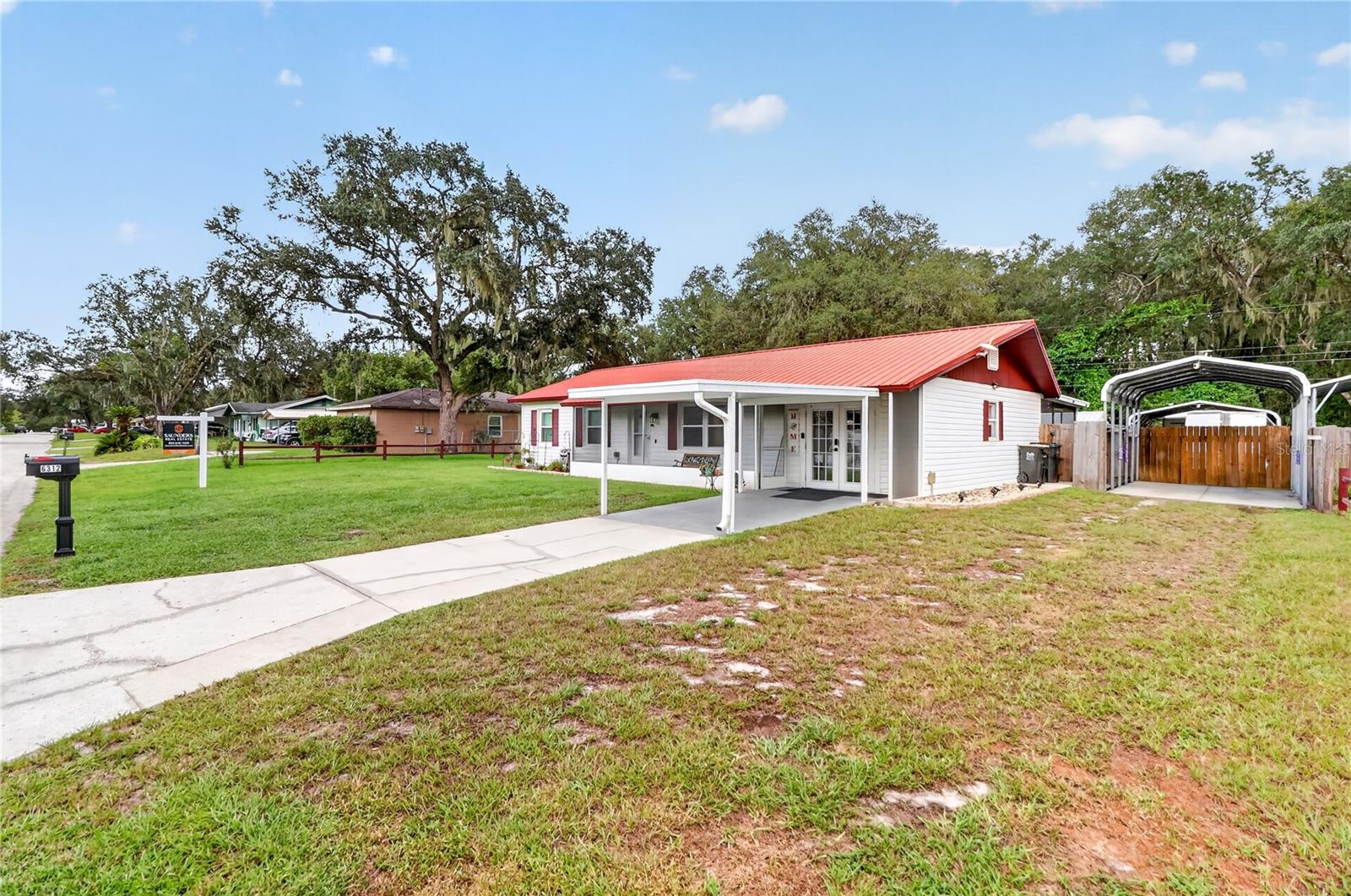 6312 Sweetwater Dr E Property Photo 3