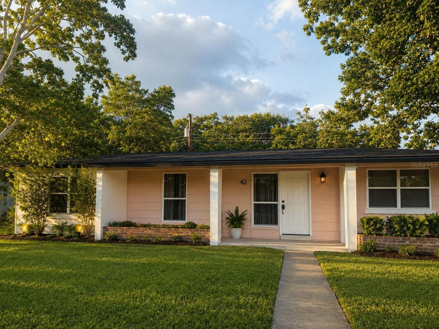 589 EAST NORMANDY BLVD. Property Photo 1