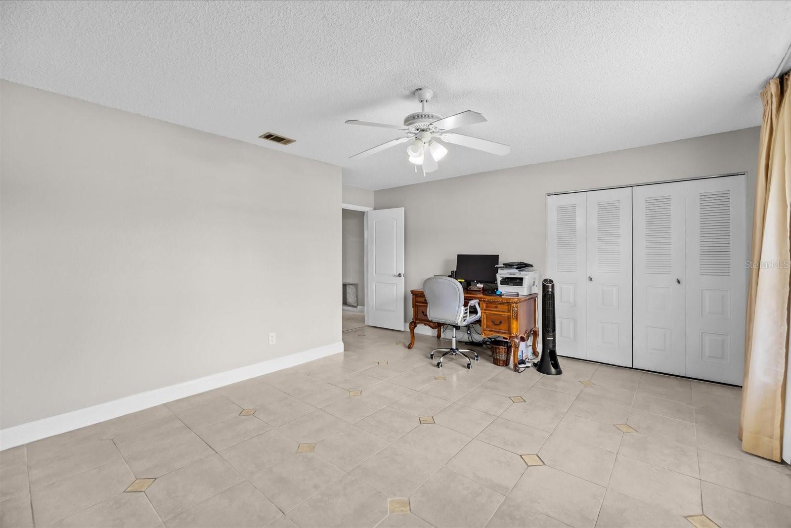 1819 Se Elrose St Property Photo 29