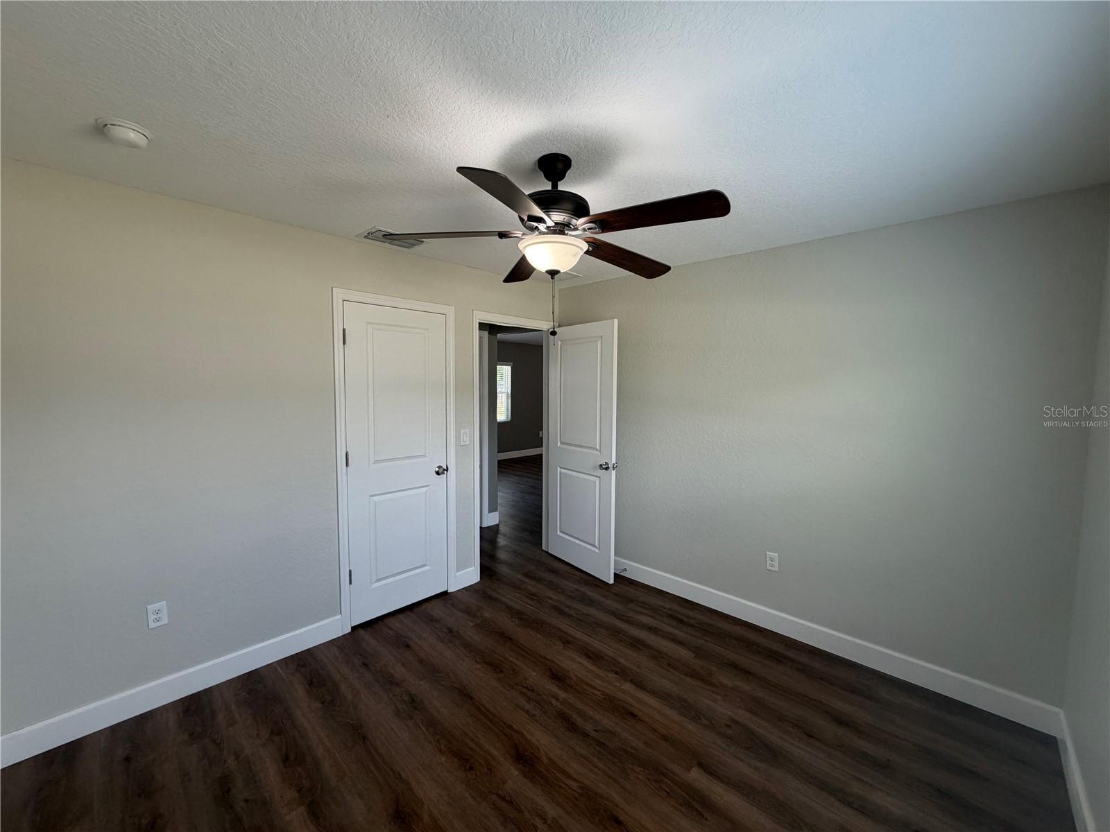 11413 Sand Hill Ave Property Photo 4