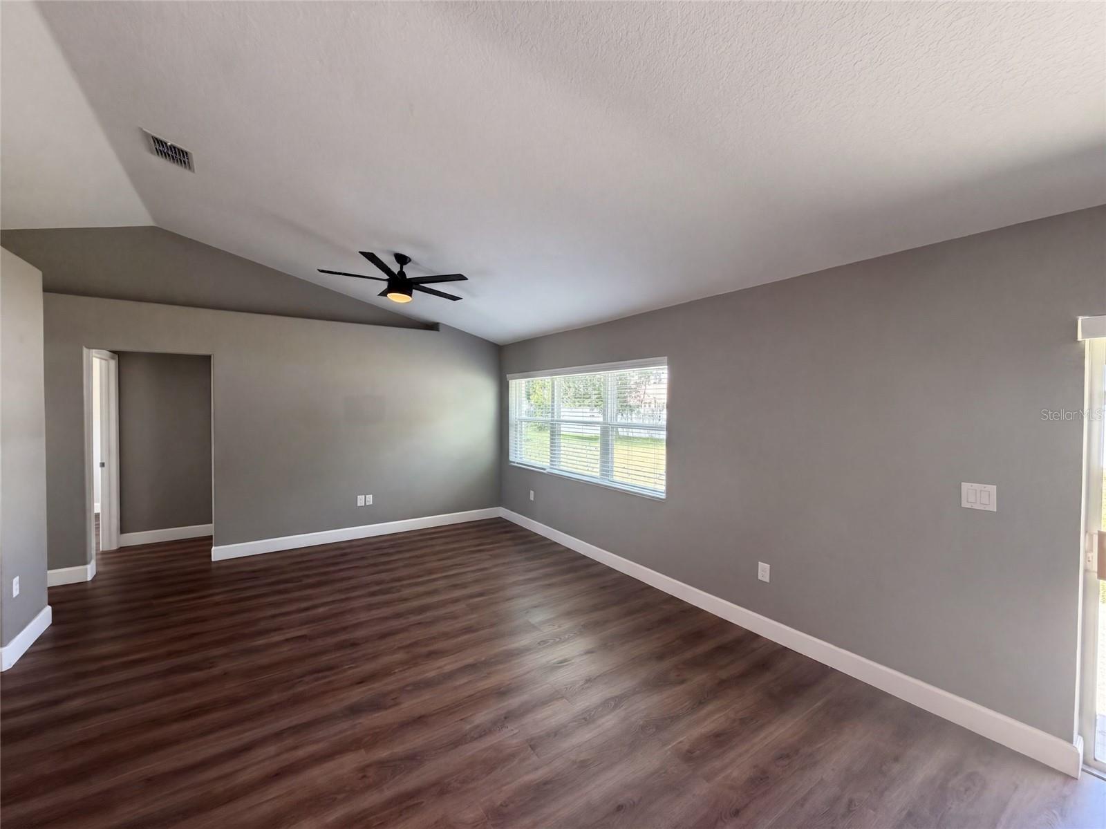 11413 Sand Hill Ave Property Photo 6