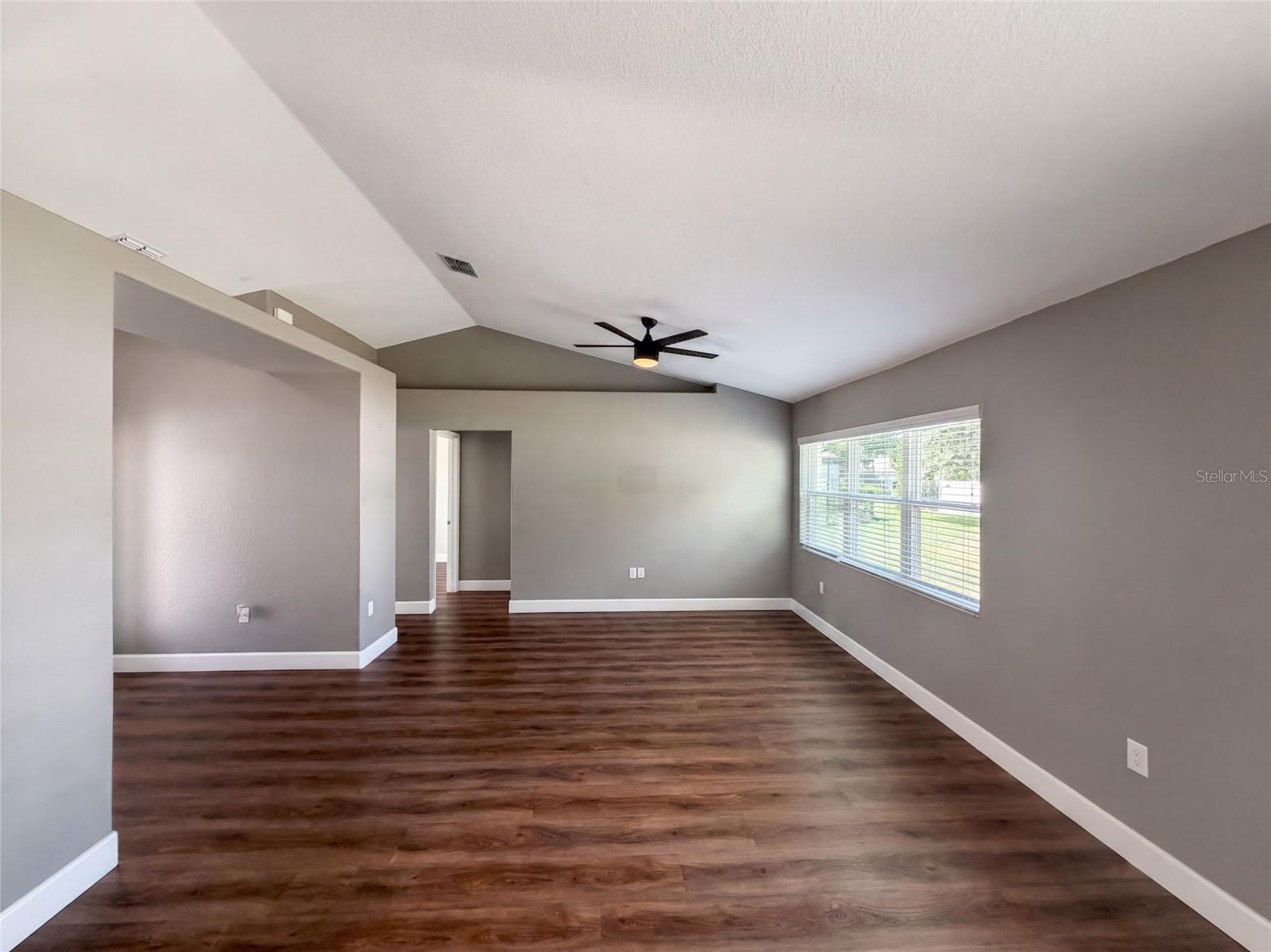 11413 Sand Hill Ave Property Photo 7