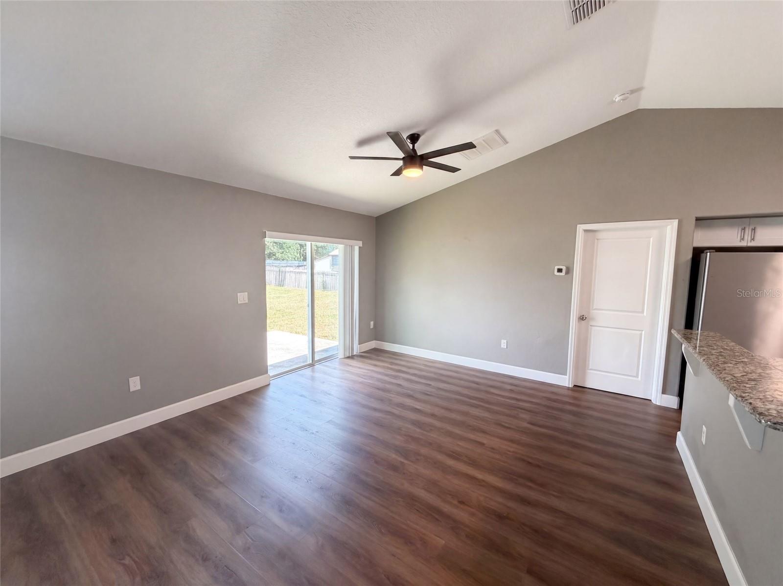 11413 Sand Hill Ave Property Photo 9