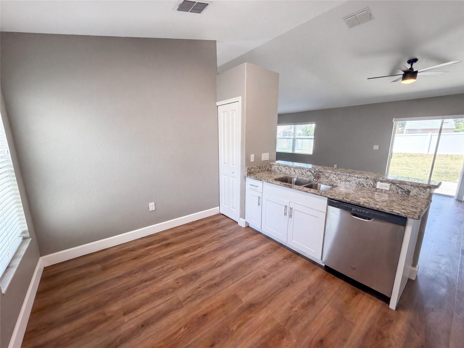 11413 Sand Hill Ave Property Photo 12