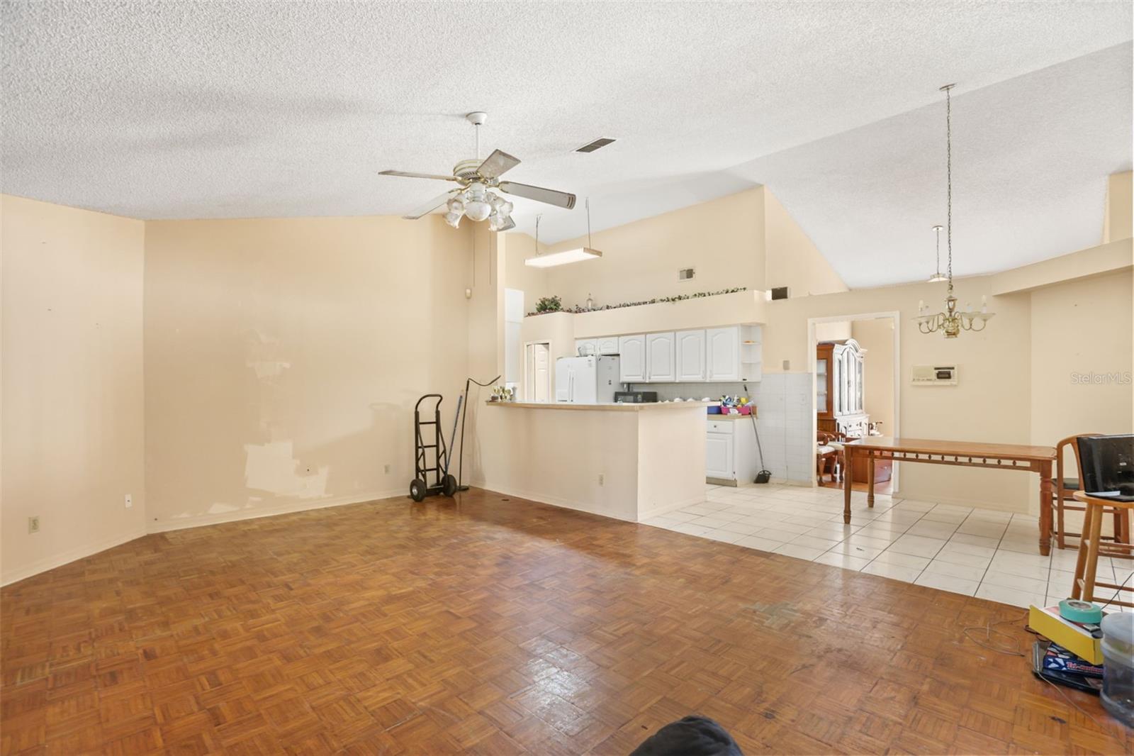12547 Westhope Dr Property Photo 7