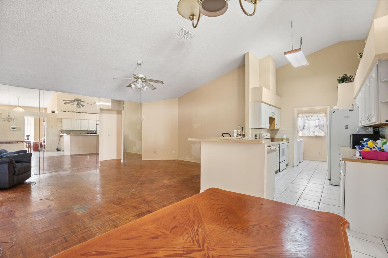 12547 Westhope Dr Property Photo 9