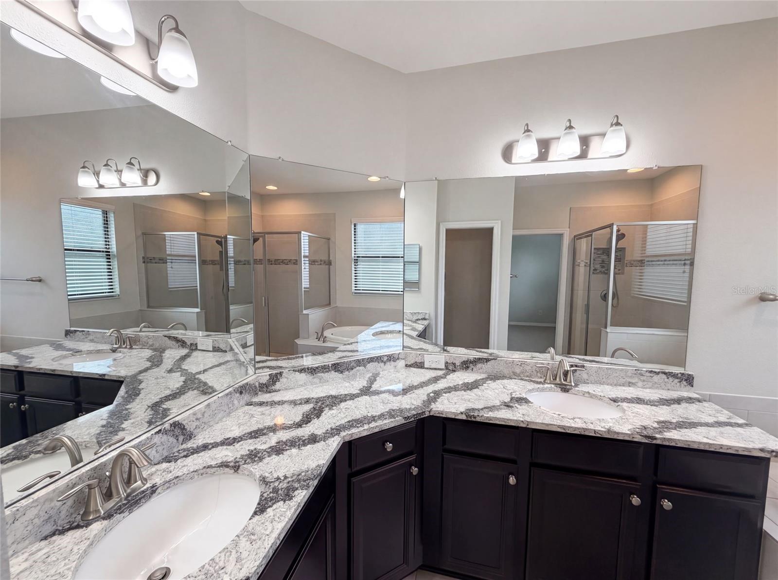 4848 Wandering Way Property Photo 6