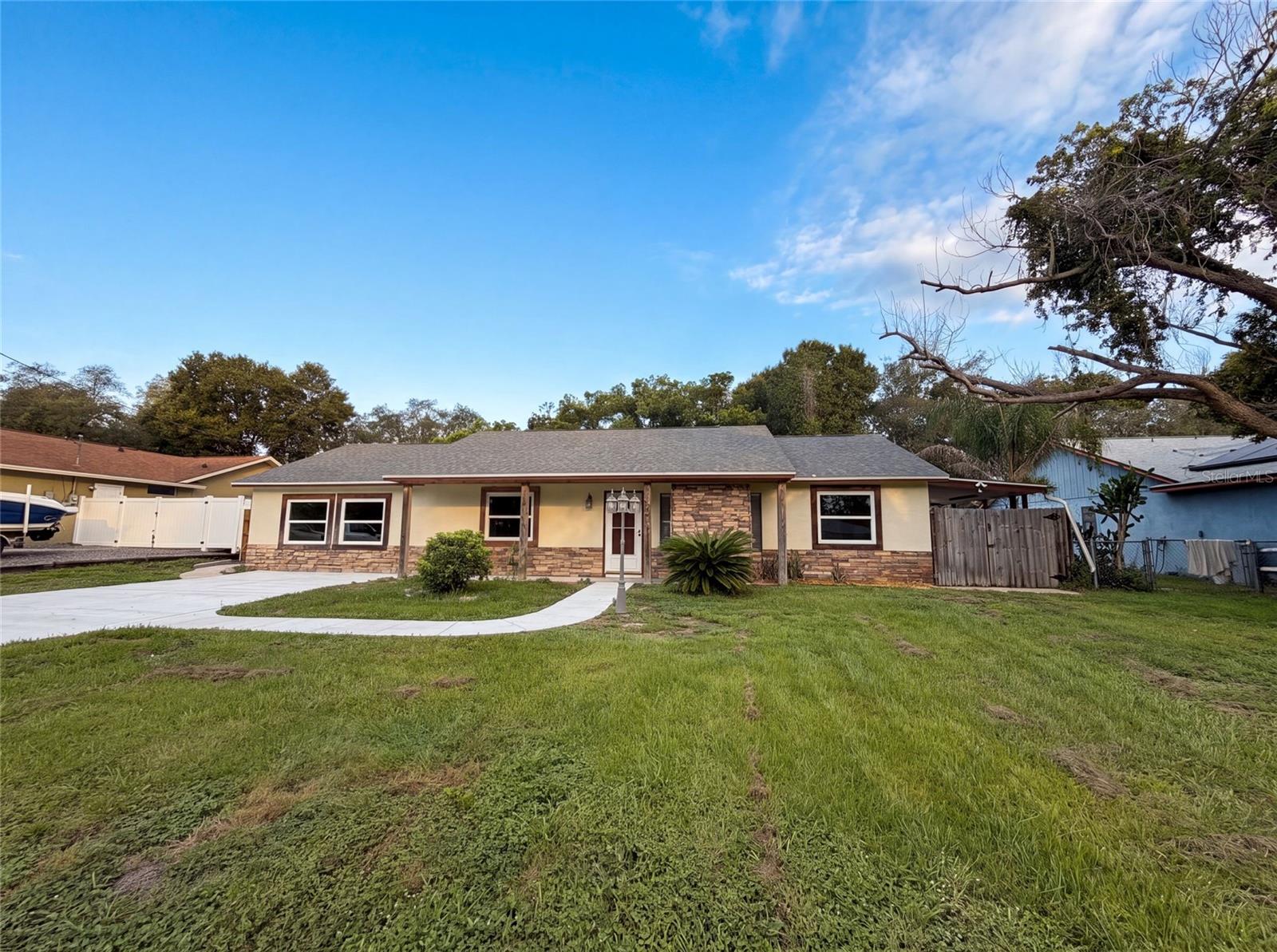 466 Leland Dr Property Photo 1