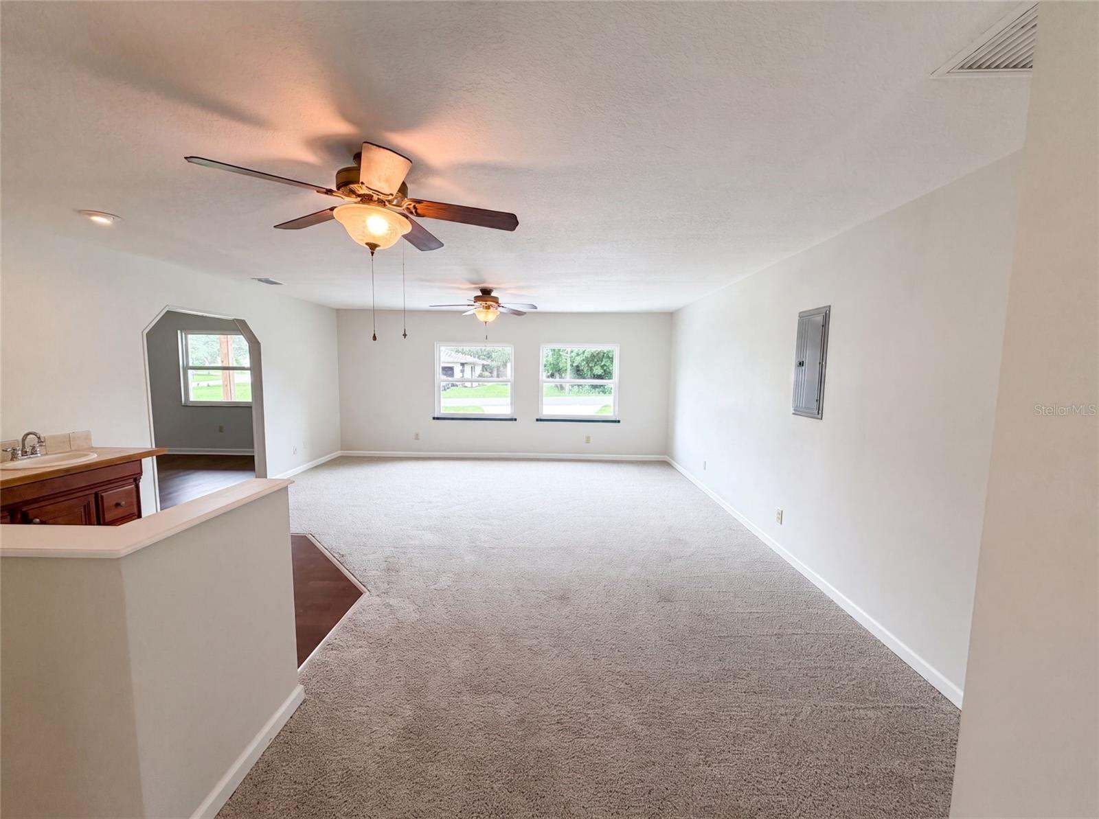 466 Leland Dr Property Photo 8