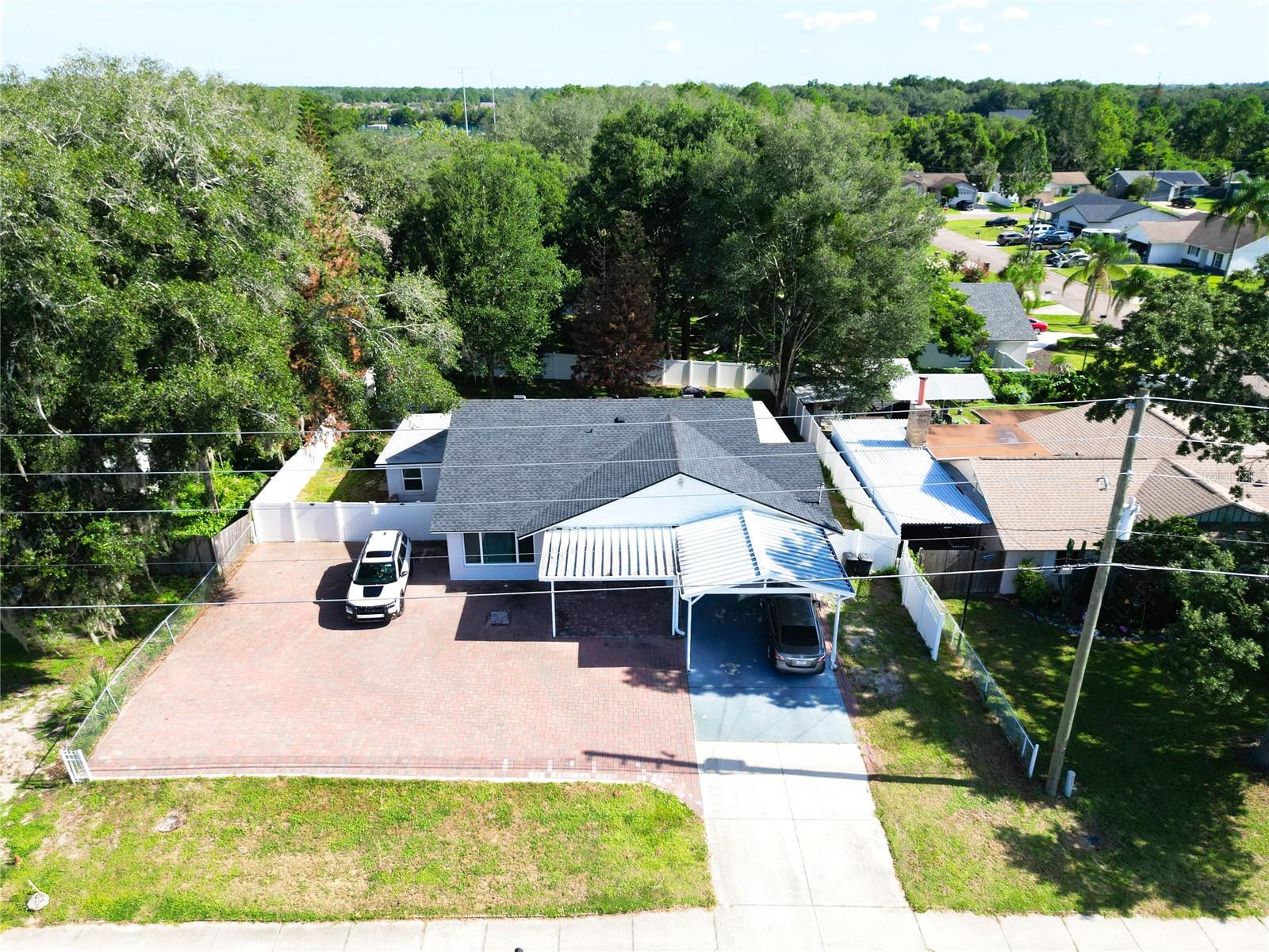 1915 E Lake Dr Property Photo 1
