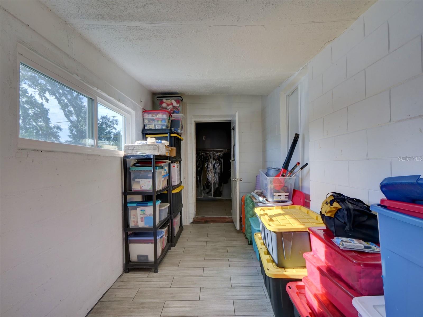 1915 E Lake Dr Property Photo 29