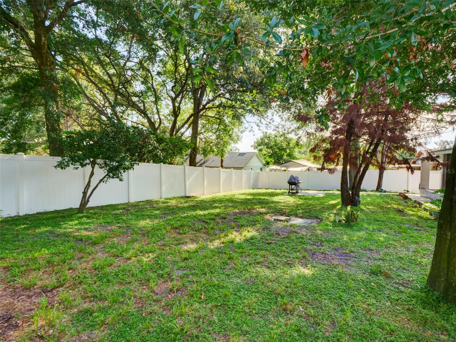 1915 E Lake Dr Property Photo 39