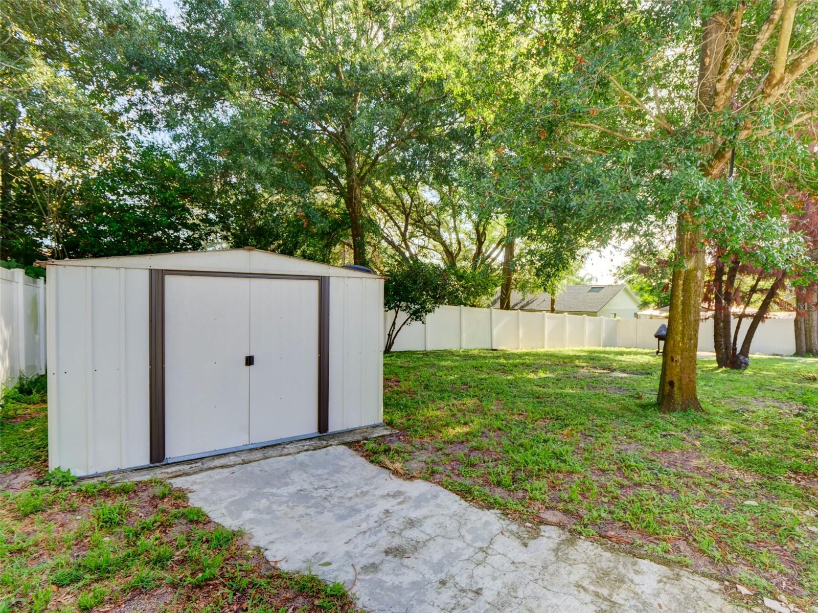 1915 E Lake Dr Property Photo 43