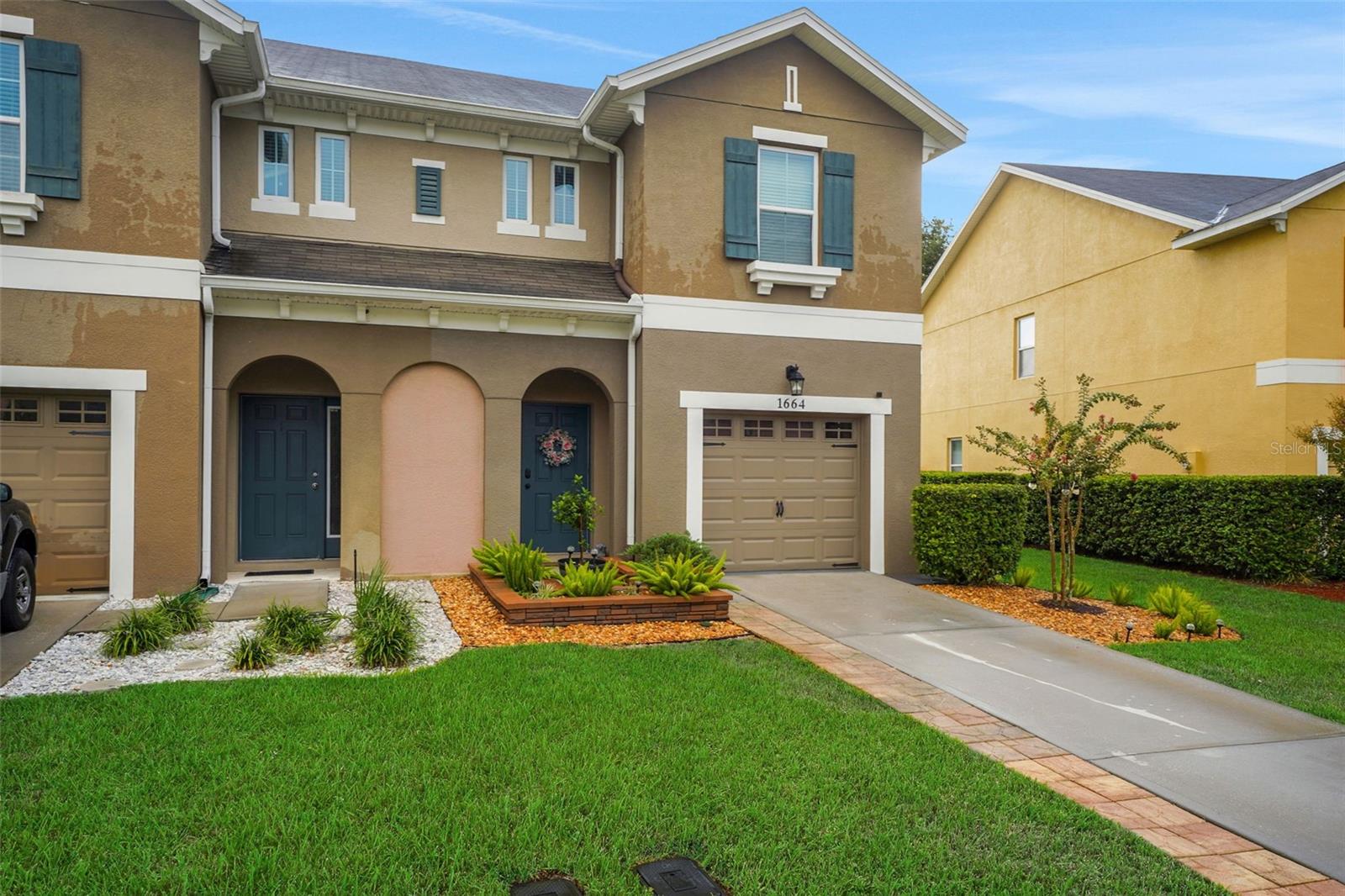 1664 PETERSON PL