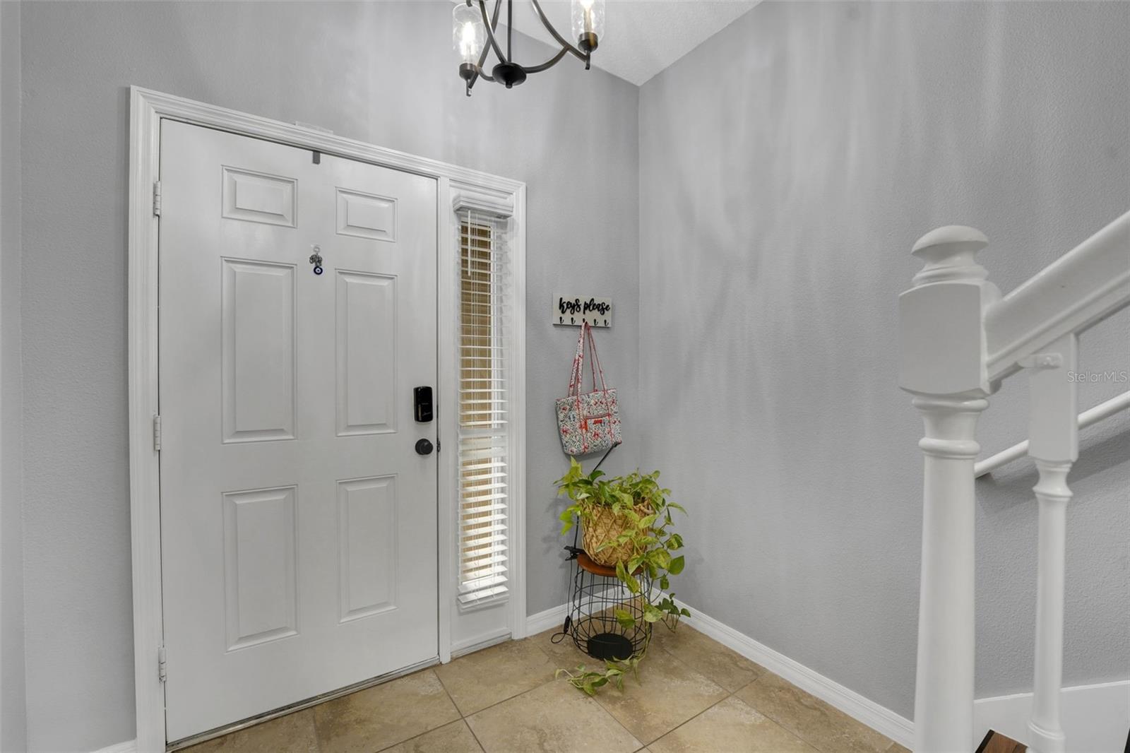 1664 Peterson Pl Property Photo 3