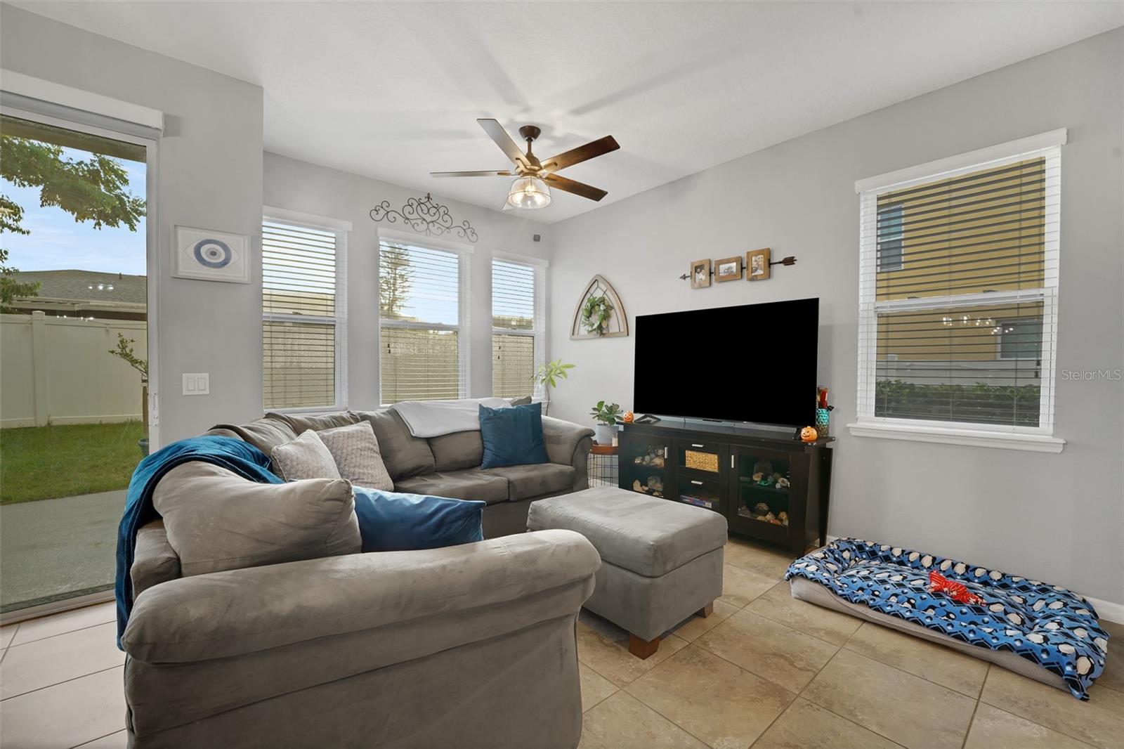 1664 Peterson Pl Property Photo 8