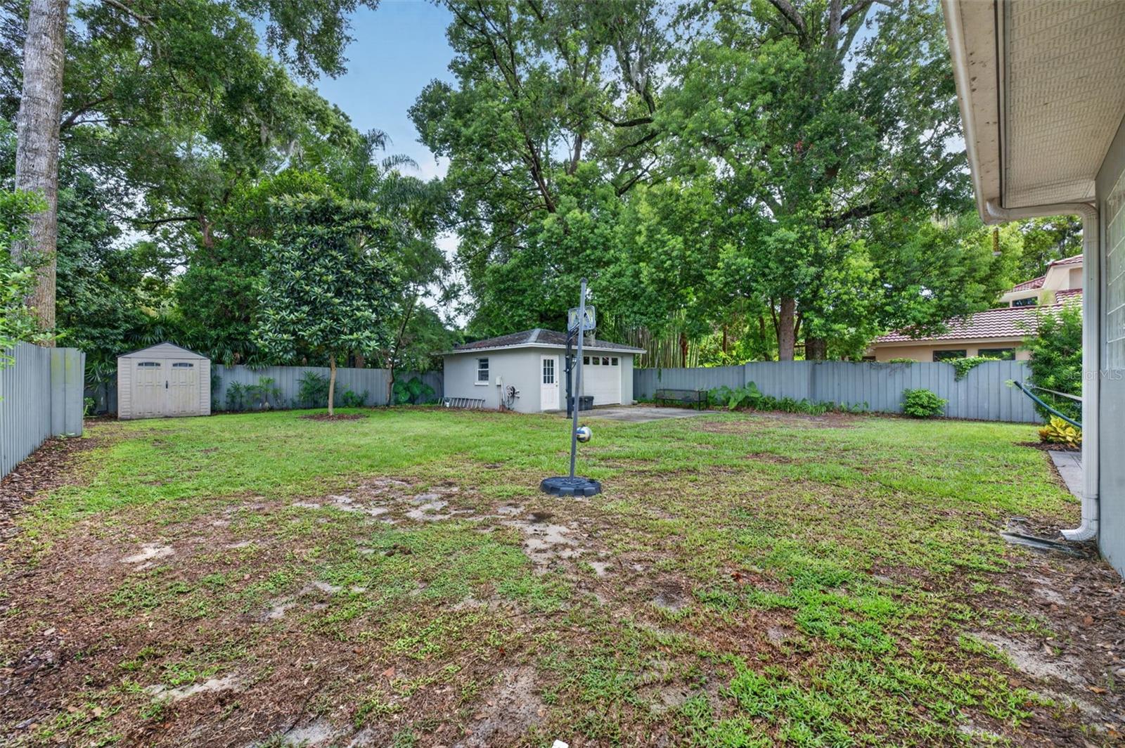 150 E Reading Way Property Photo 15