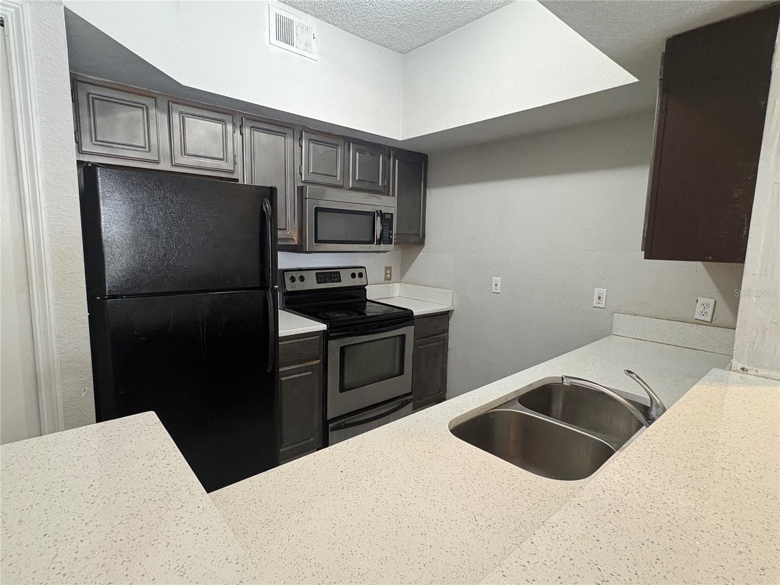 8301 Elm Park Dr #625 Property Photo 5