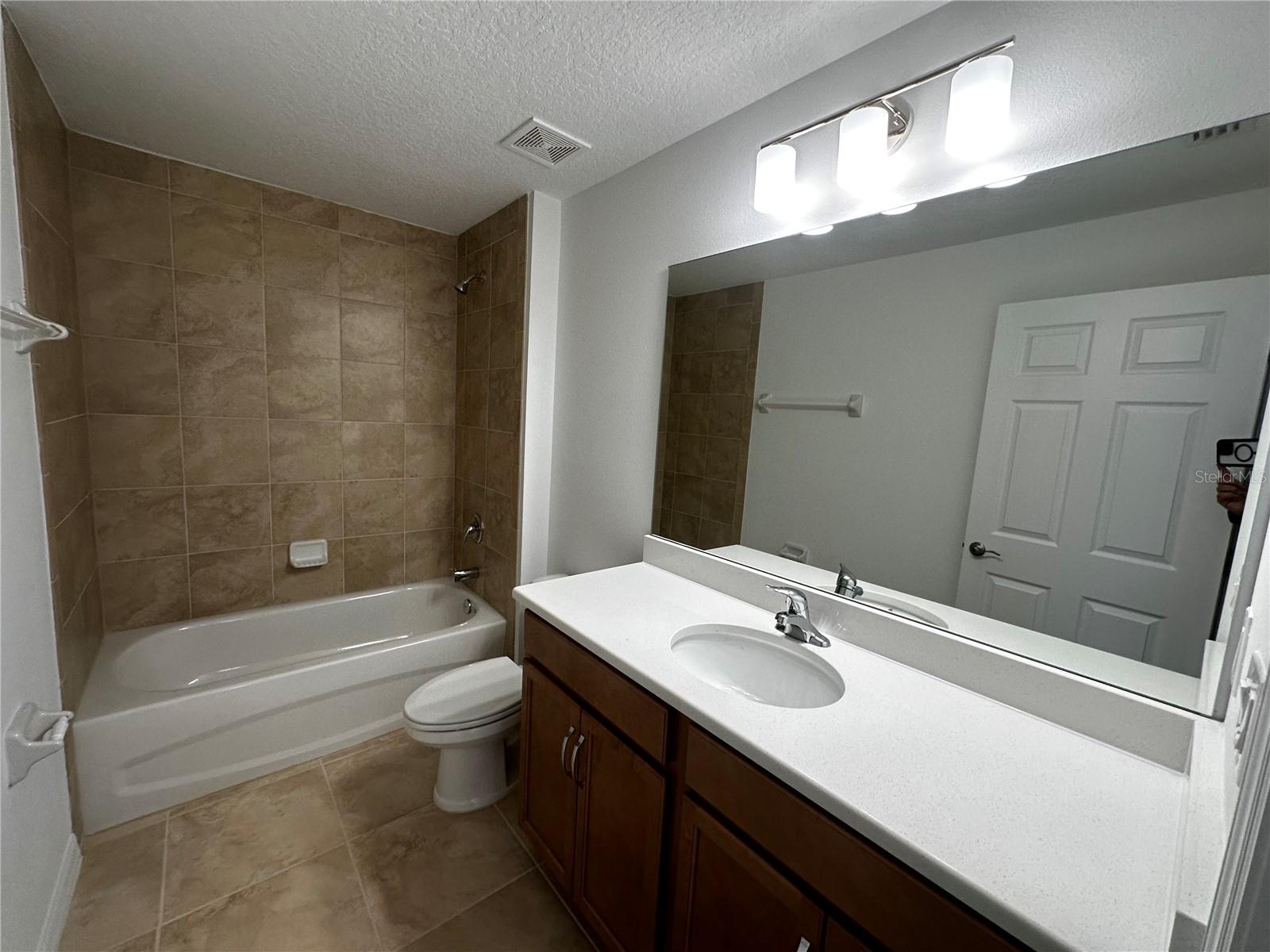 8 Buttonbush Ln #b Property Photo 6