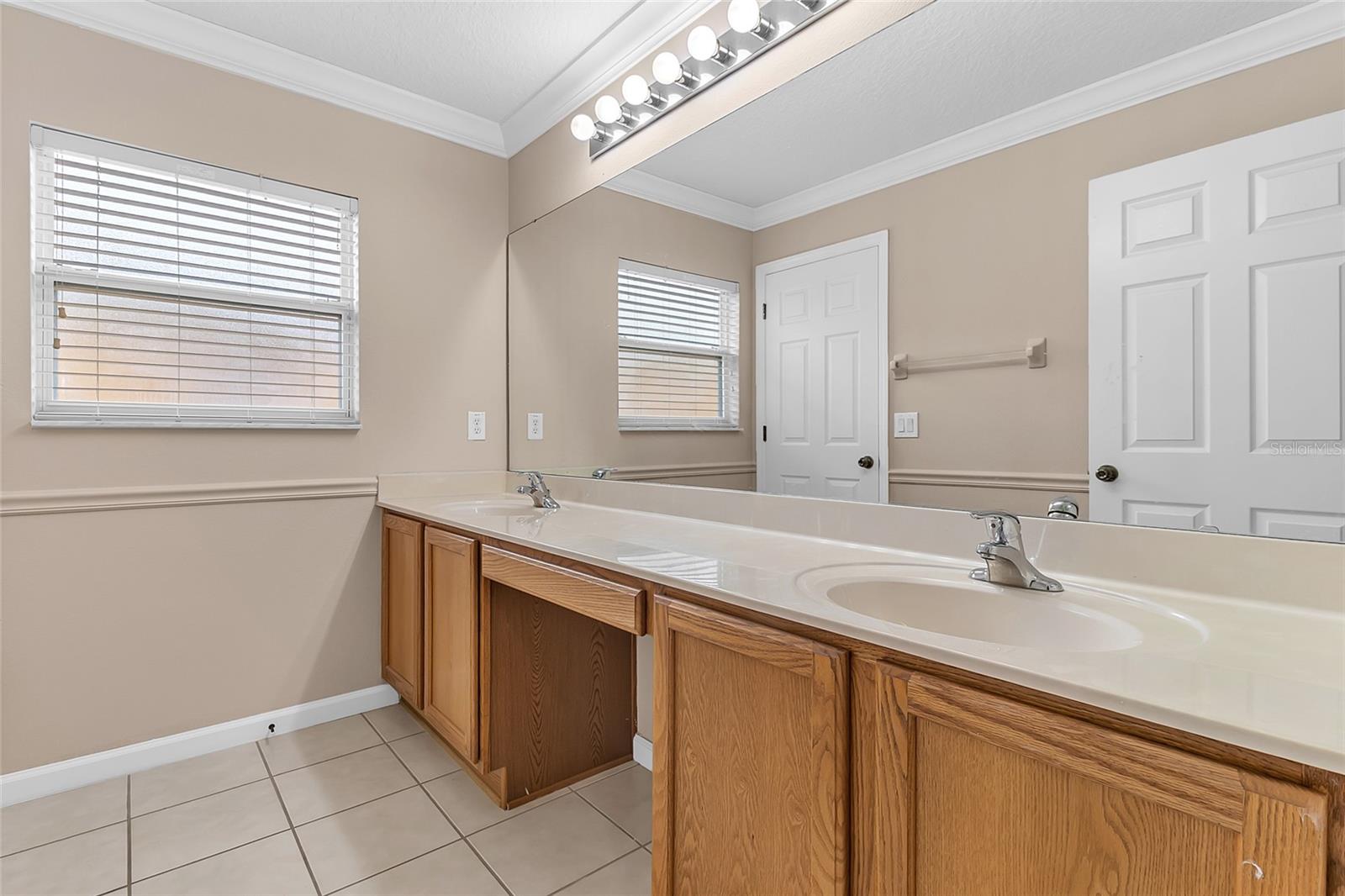 1127 Crane Crest Way Property Photo 27