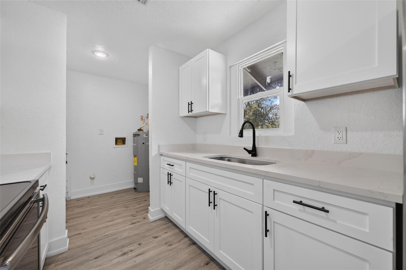 1911 Water St Property Photo 7
