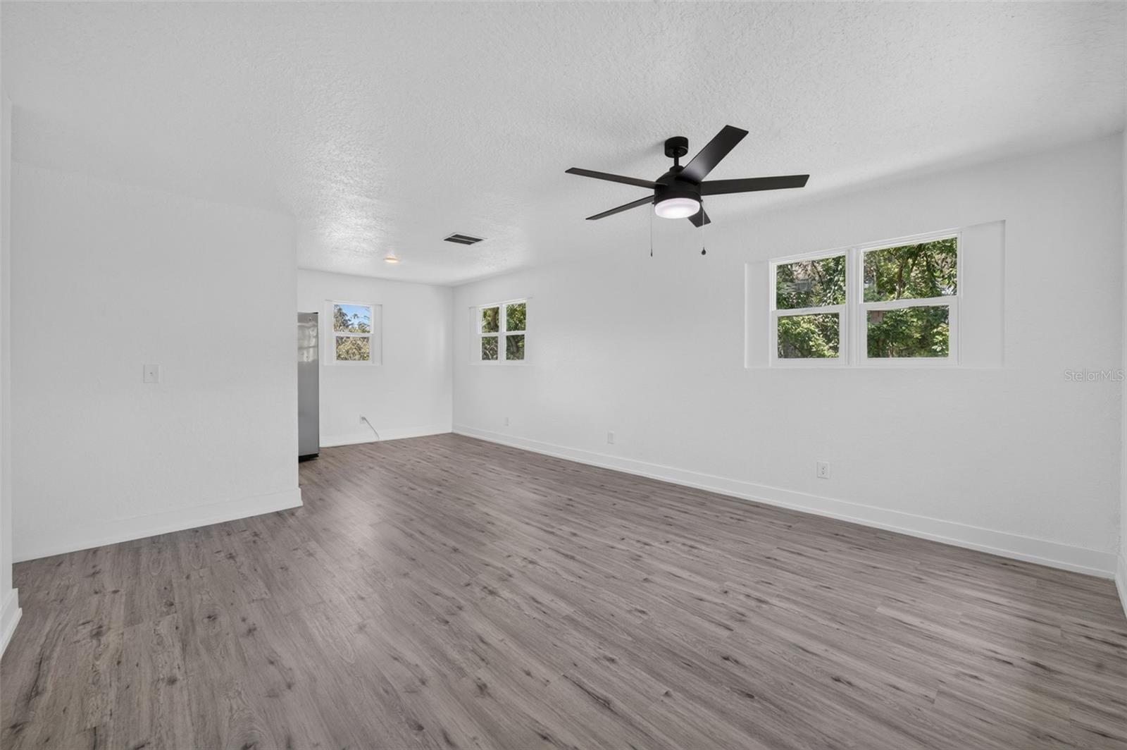 1911 Water St Property Photo 10
