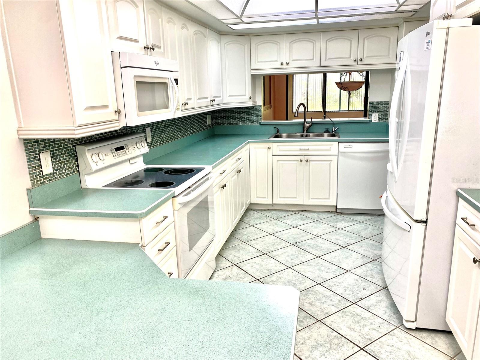 661 Woodridge Drive Property Photo 4