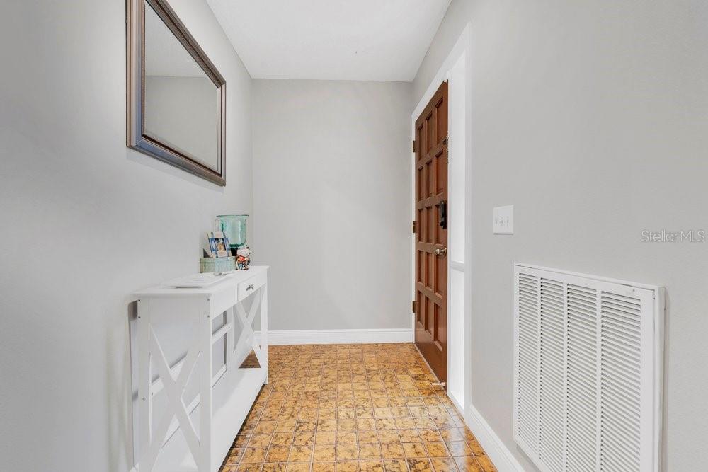 5395 Emerald Isle Dr #1011 Property Photo 4