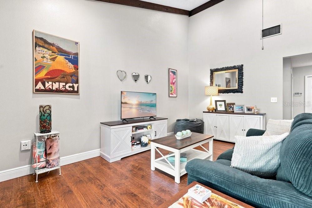 5395 Emerald Isle Dr #1011 Property Photo 7