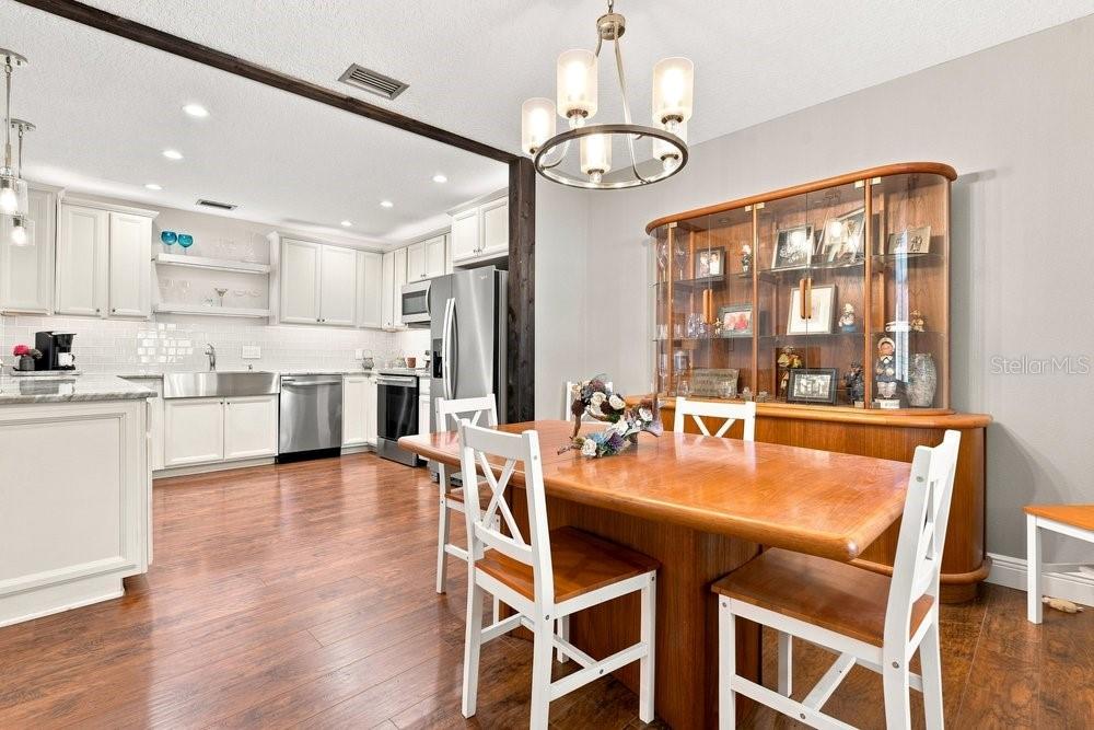 5395 Emerald Isle Dr #1011 Property Photo 12