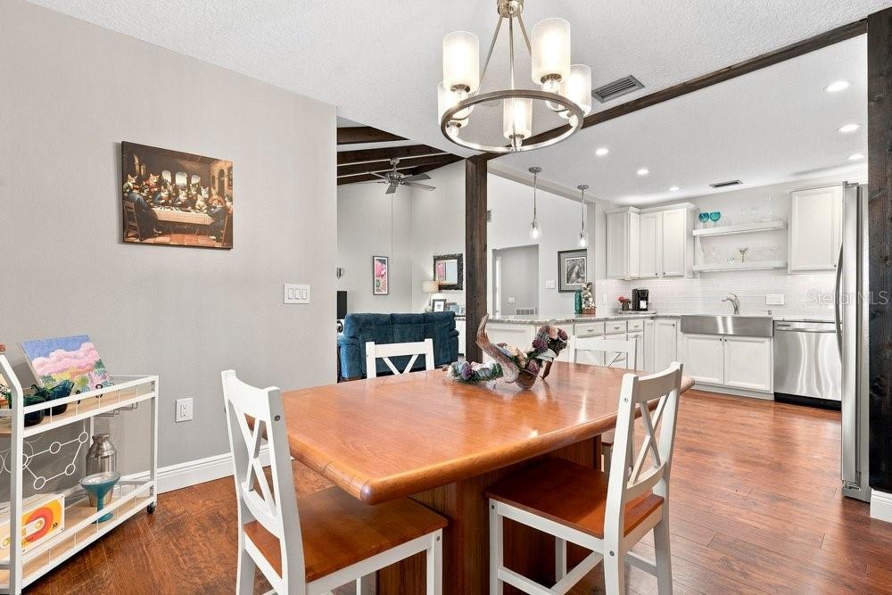 5395 Emerald Isle Dr #1011 Property Photo 13
