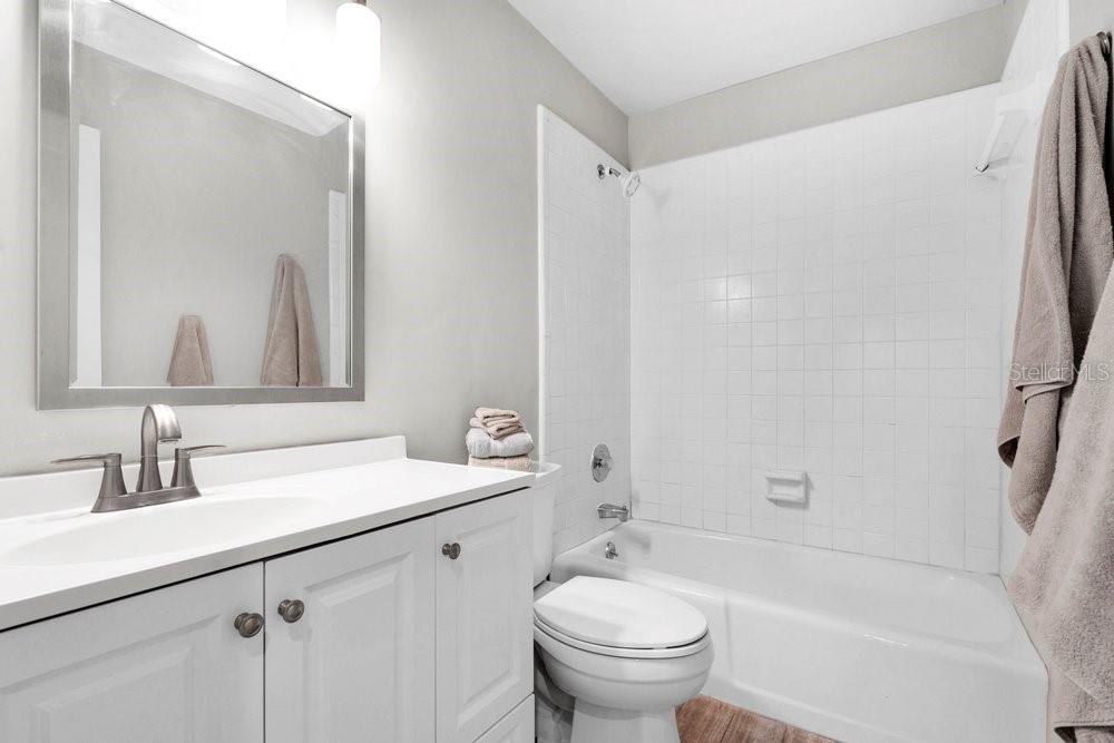 5395 Emerald Isle Dr #1011 Property Photo 20