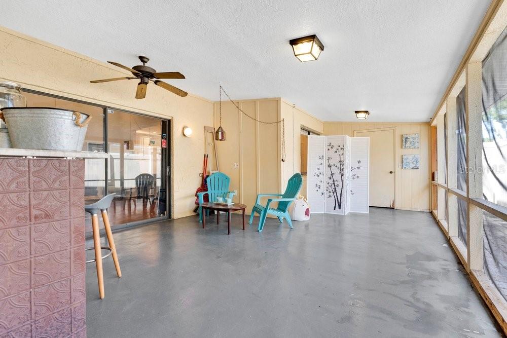5395 Emerald Isle Dr #1011 Property Photo 23