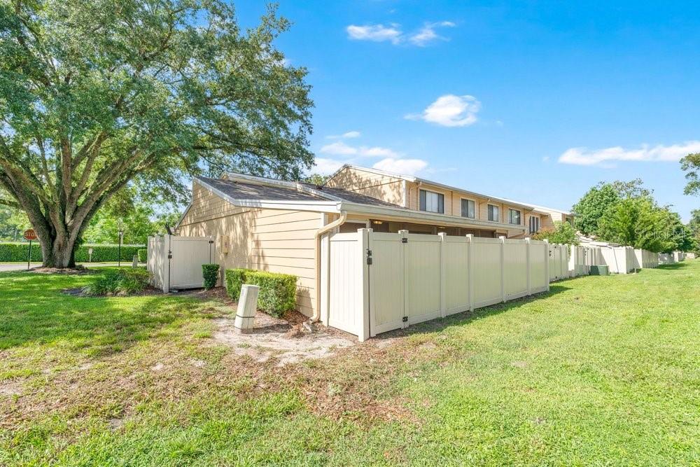5395 Emerald Isle Dr #1011 Property Photo 25