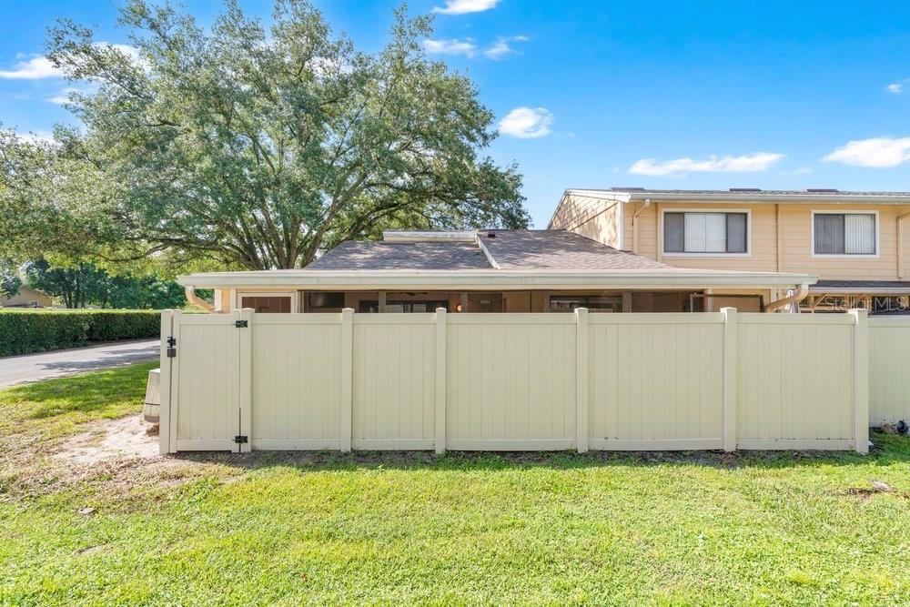 5395 Emerald Isle Dr #1011 Property Photo 26