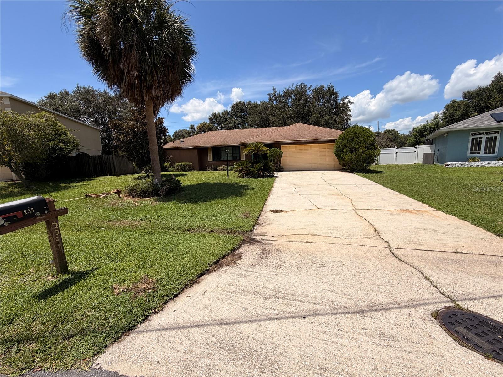 237 Cranbrook Dr Property Photo 2