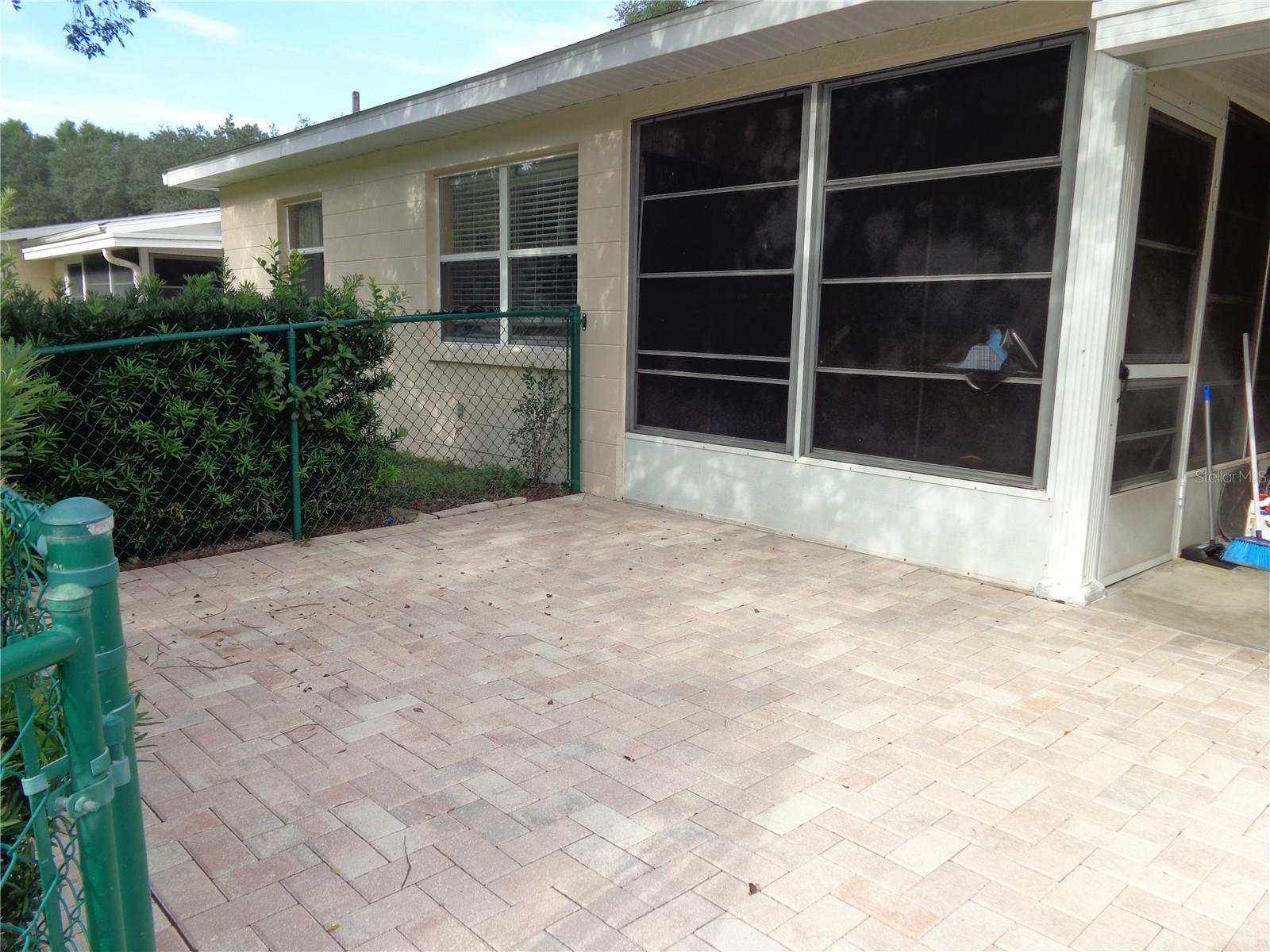 9661 Sw 95th Ct #b Property Photo 12