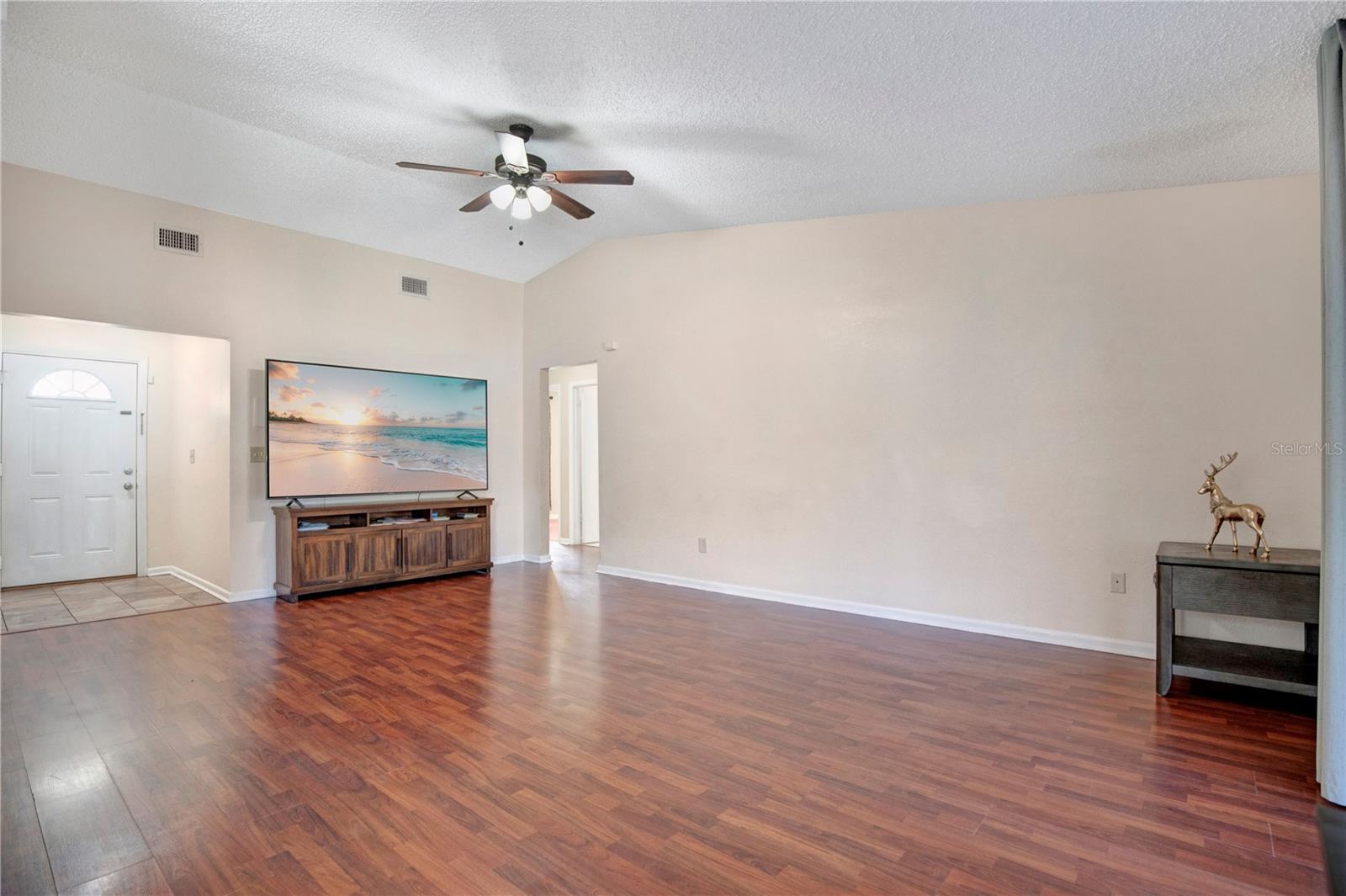 129 Reel Ct Property Photo 4