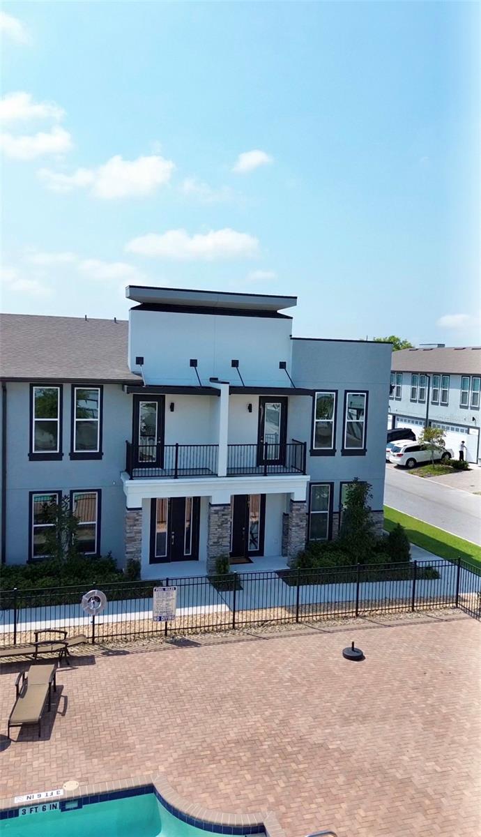 O6435901 Property Photo 1
