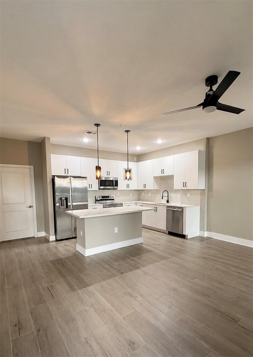 O6435901 Property Photo 5