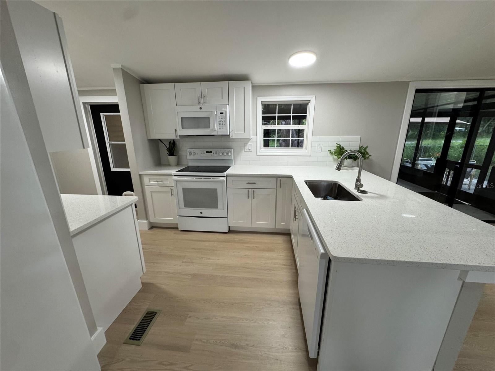 8801 Marc David Property Photo 11