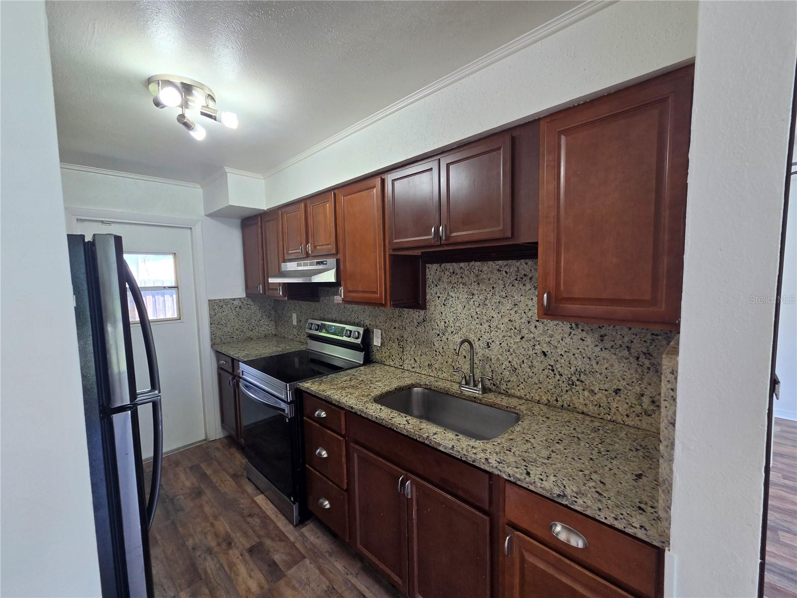 1500 Crest Ave Property Photo 10