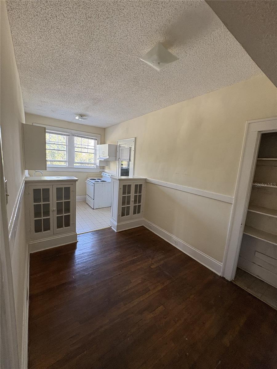 1975 Vineville Avenue #c1 Property Photo 8