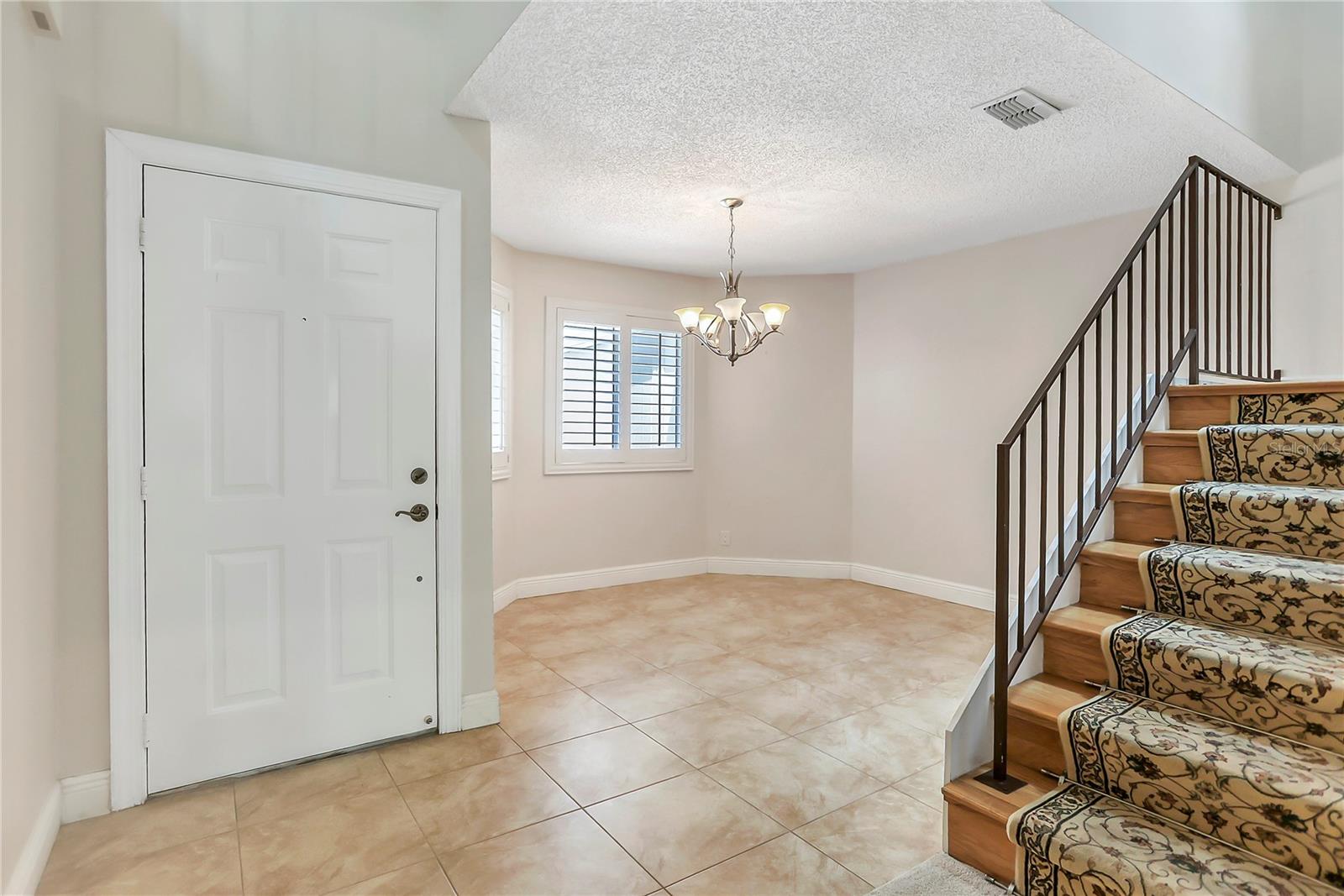 605 Chestnut Oak Cir #107 Property Photo 4