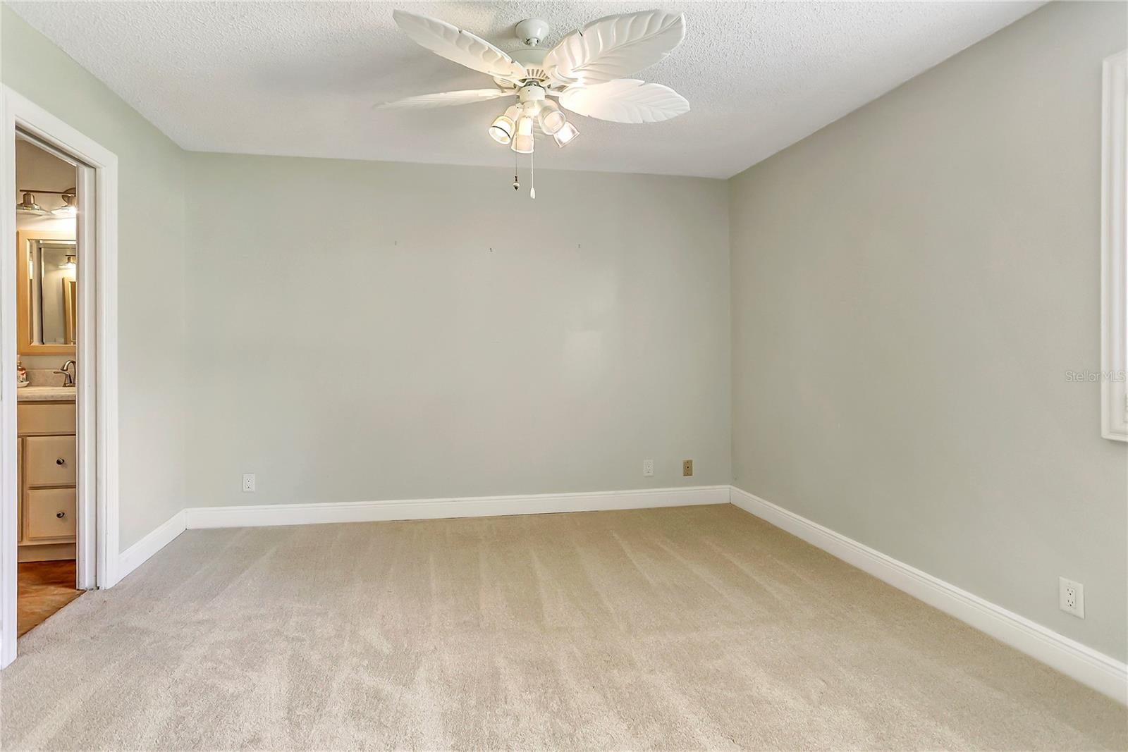 605 Chestnut Oak Cir #107 Property Photo 13
