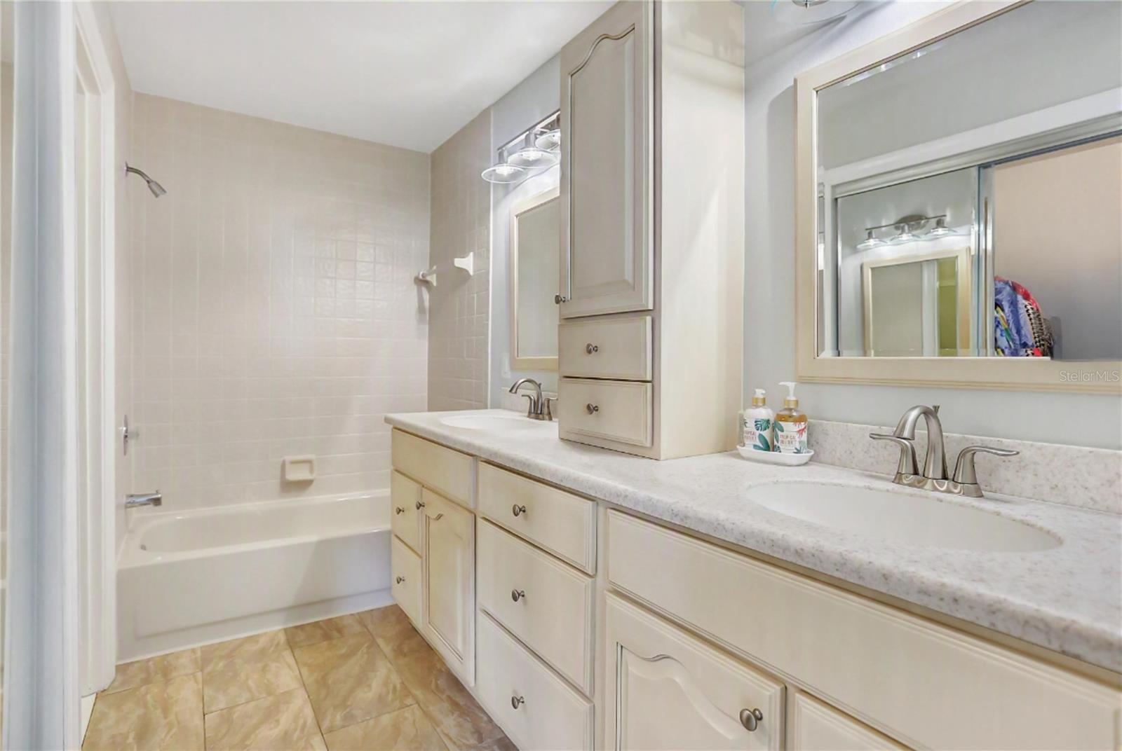 605 Chestnut Oak Cir #107 Property Photo 15