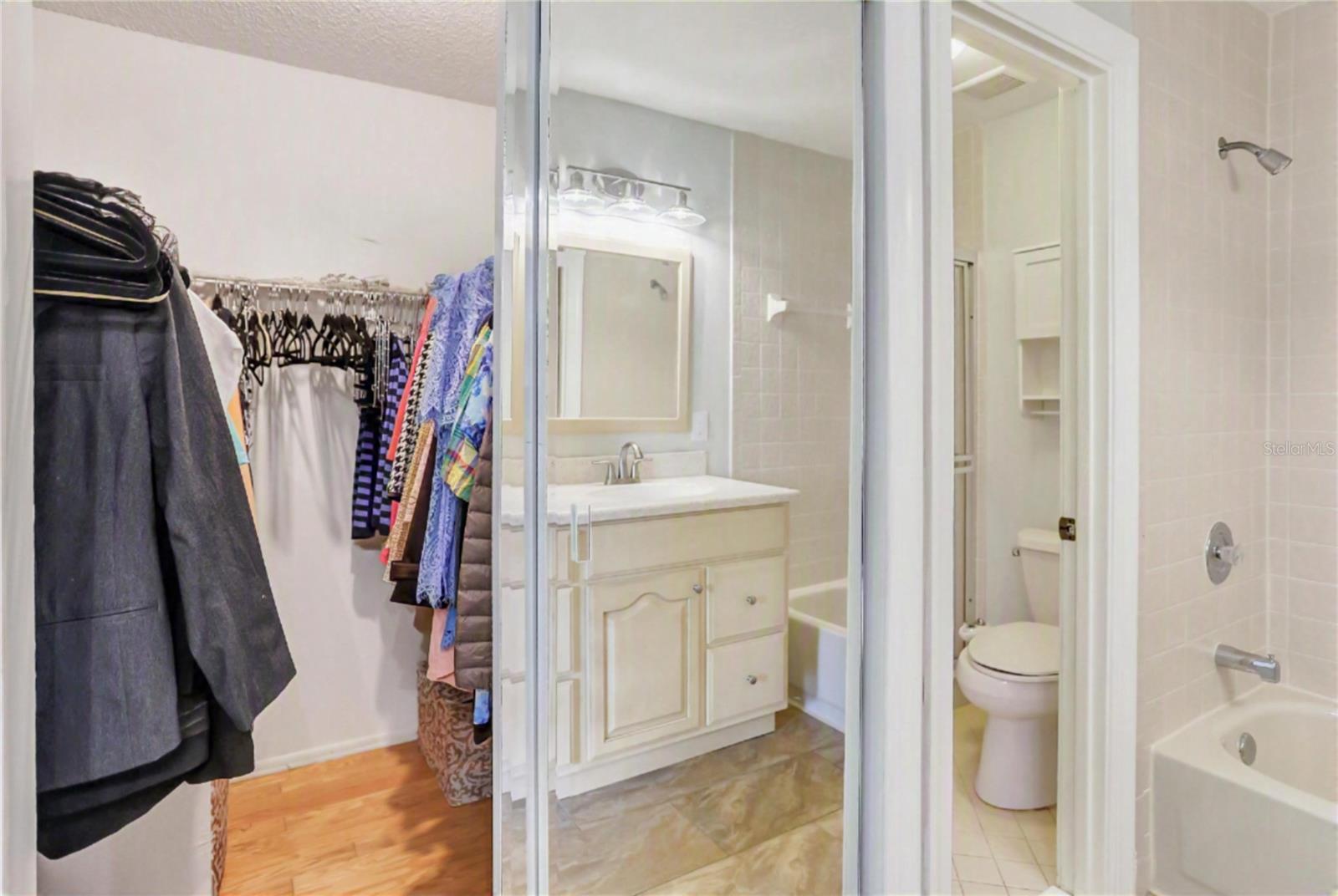 605 Chestnut Oak Cir #107 Property Photo 16