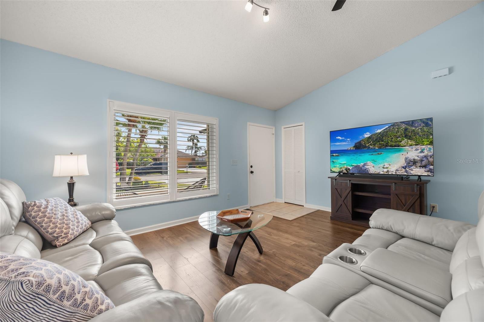 2642 Majestic Ave Property Photo 10